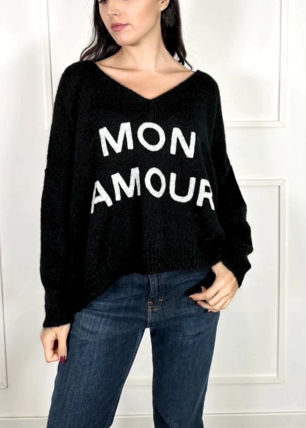 KONTATTO - Maglia V con Ricamo - NERO