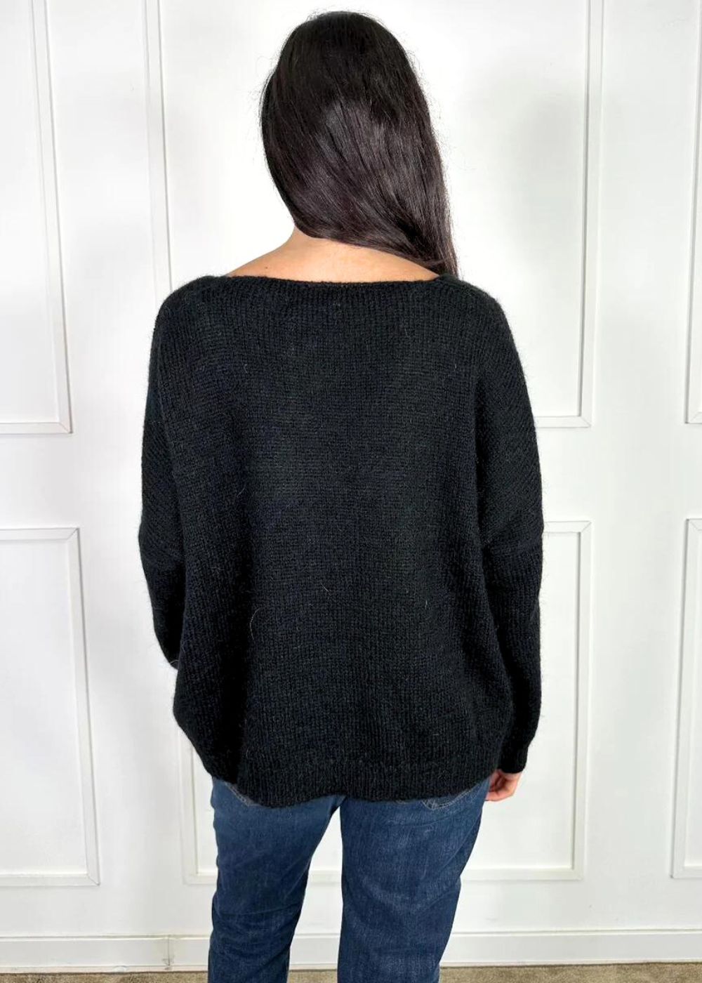 KONTATTO - Maglia V con Ricamo - NERO